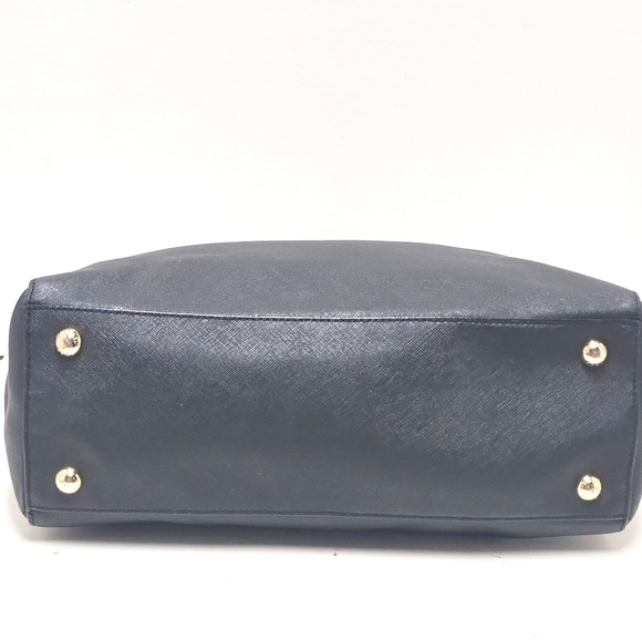 Elegant Black Faux Leather Tote with Gold Chain Handles – Chic Shoulder Bag - Picture 10 of 11